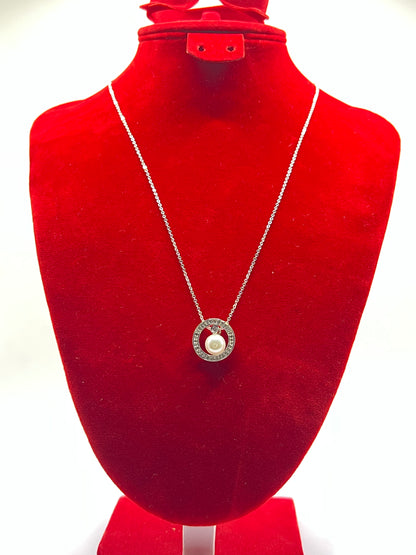 Radiant necklaces