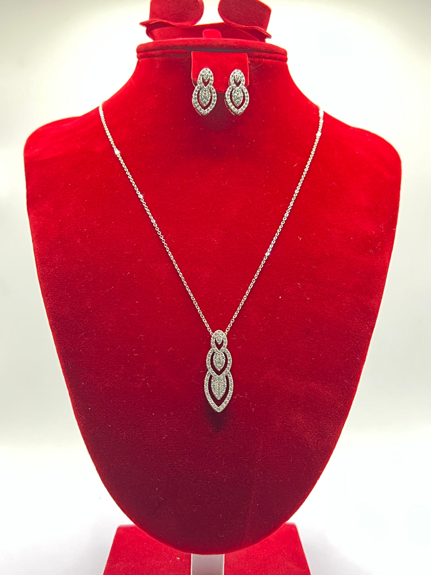 Radiant necklaces and earrings